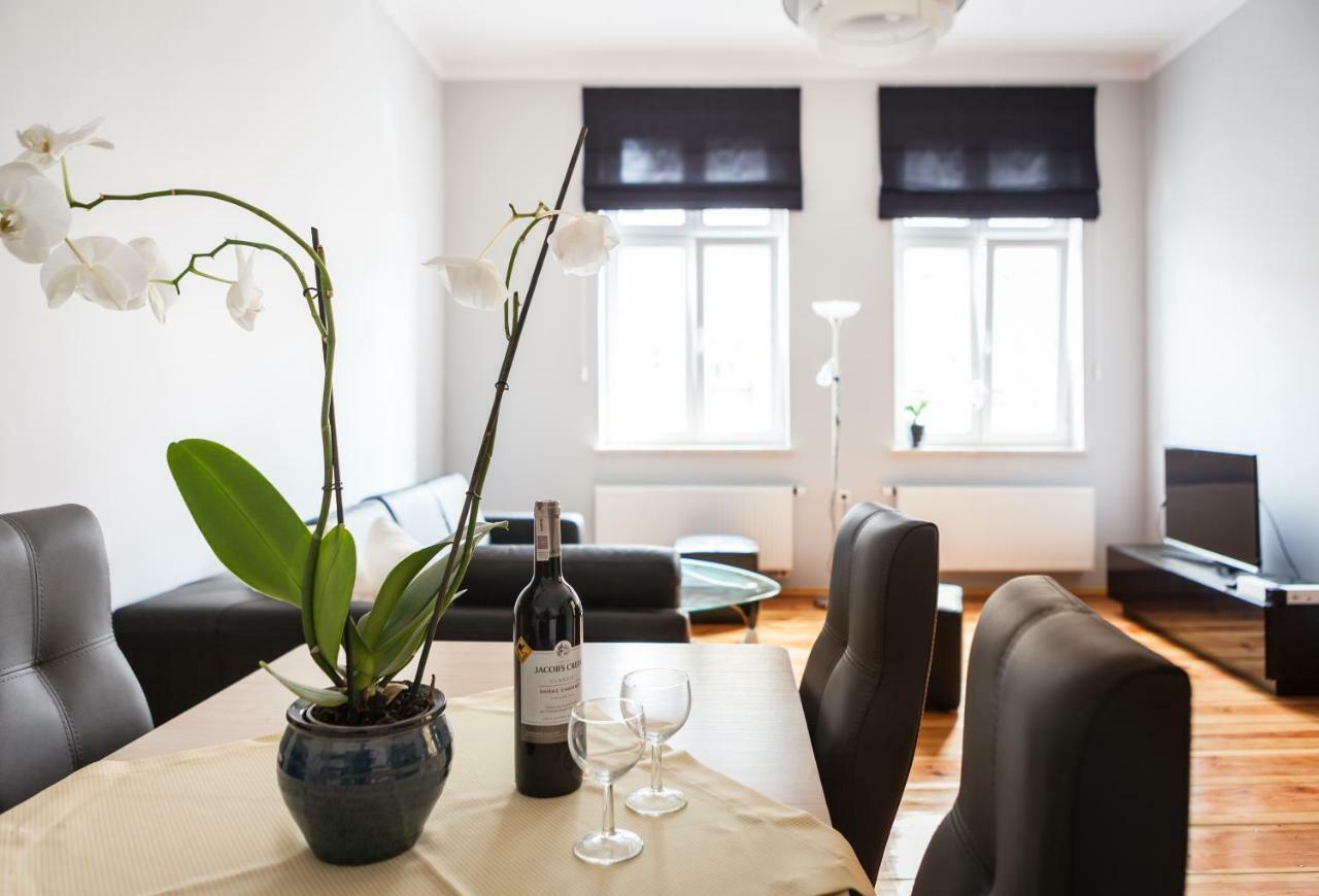 Apartamento Czar Garbar Poznan Exterior foto